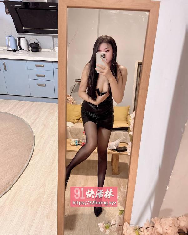 高颜值白嫩多汁小骚逼