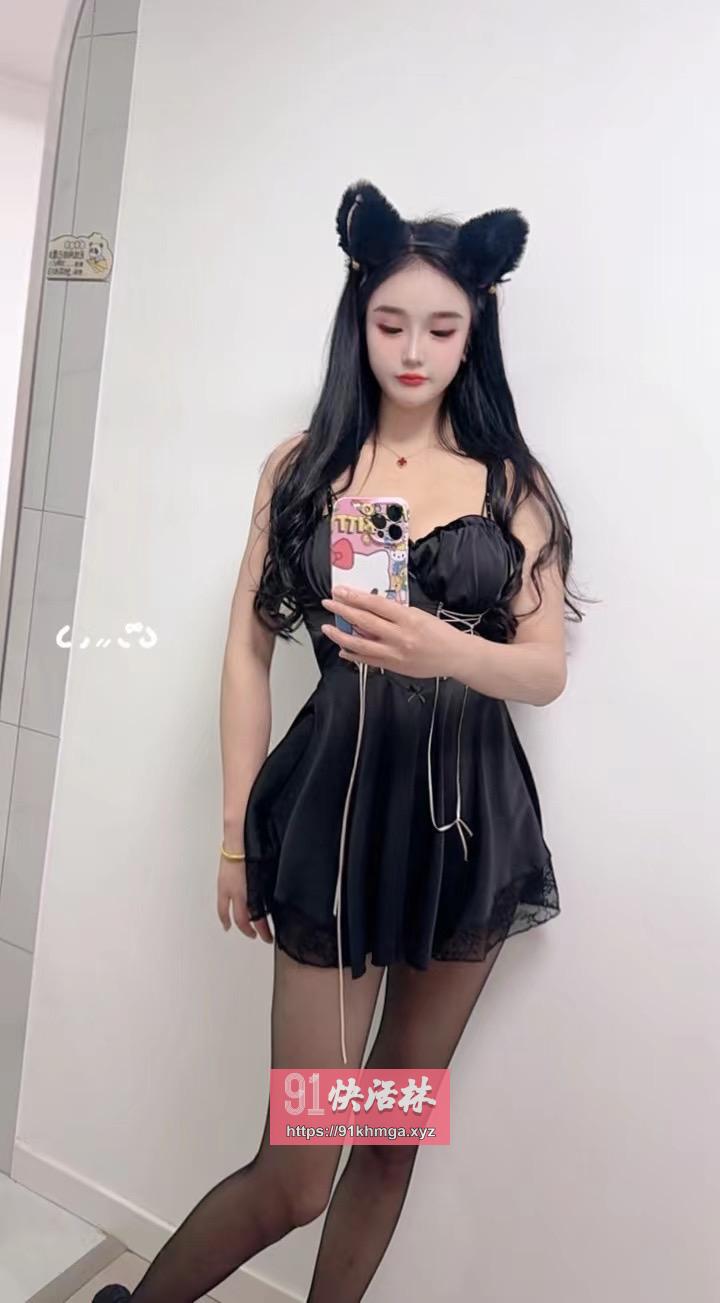 天河娇小白嫩妹