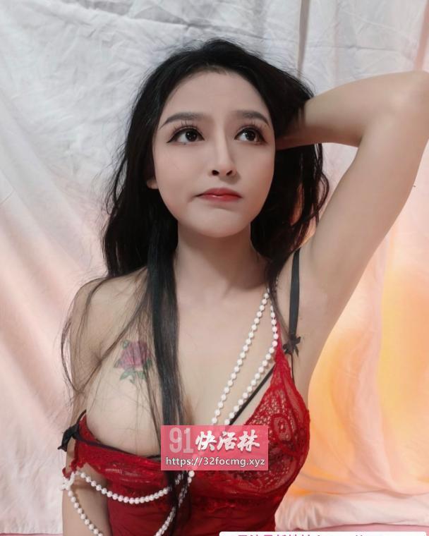 羞涩嫩妹小穴很紧奶子很大