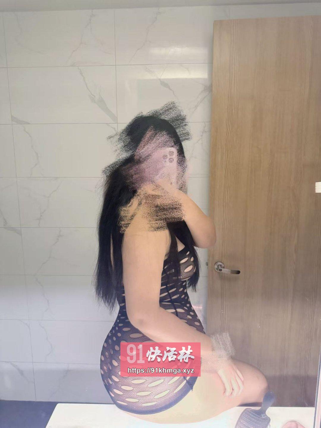 后入性感翘臀骚妹