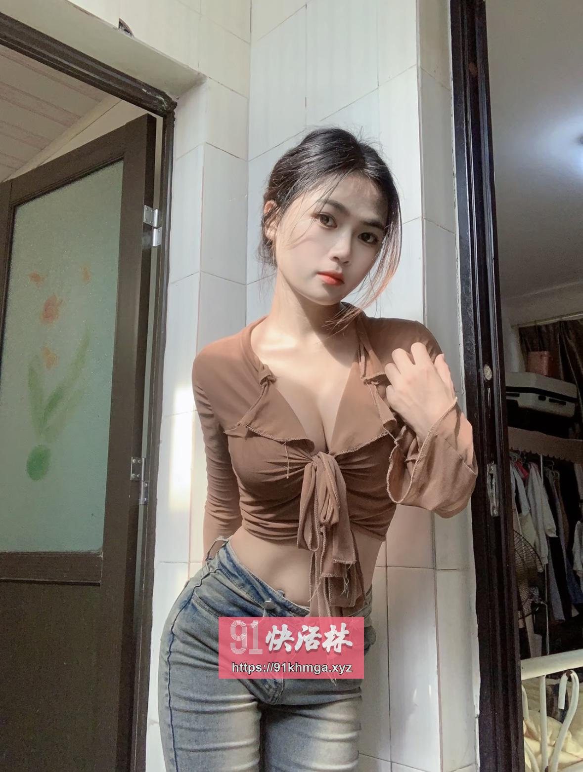 风骚白嫩大奶妹