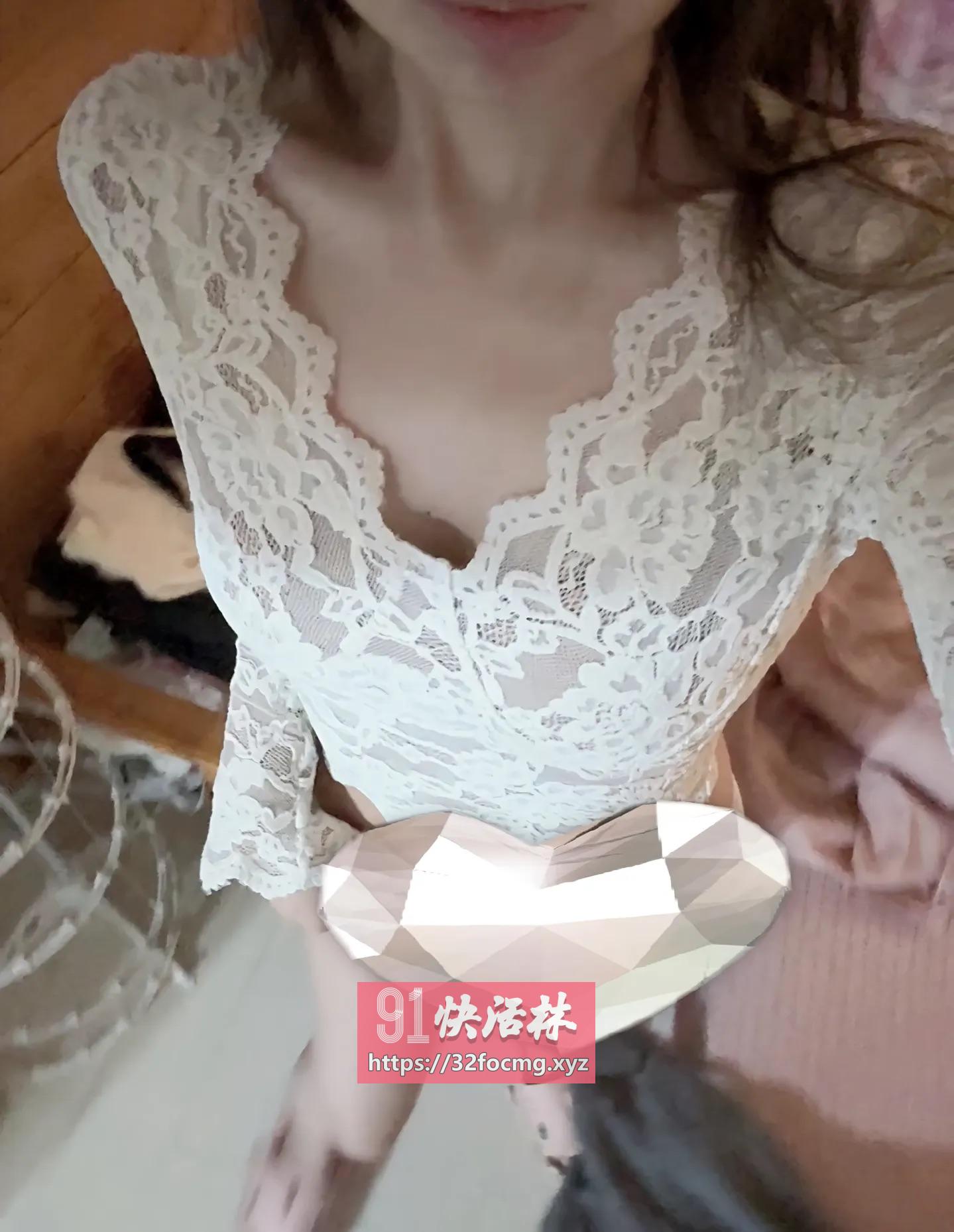 反差包臀白虎可情趣装