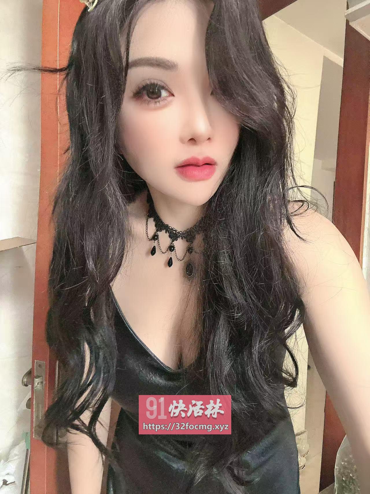 水多性感骚妹子