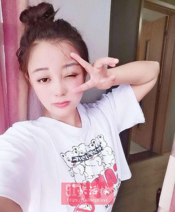 高个美女小艾米