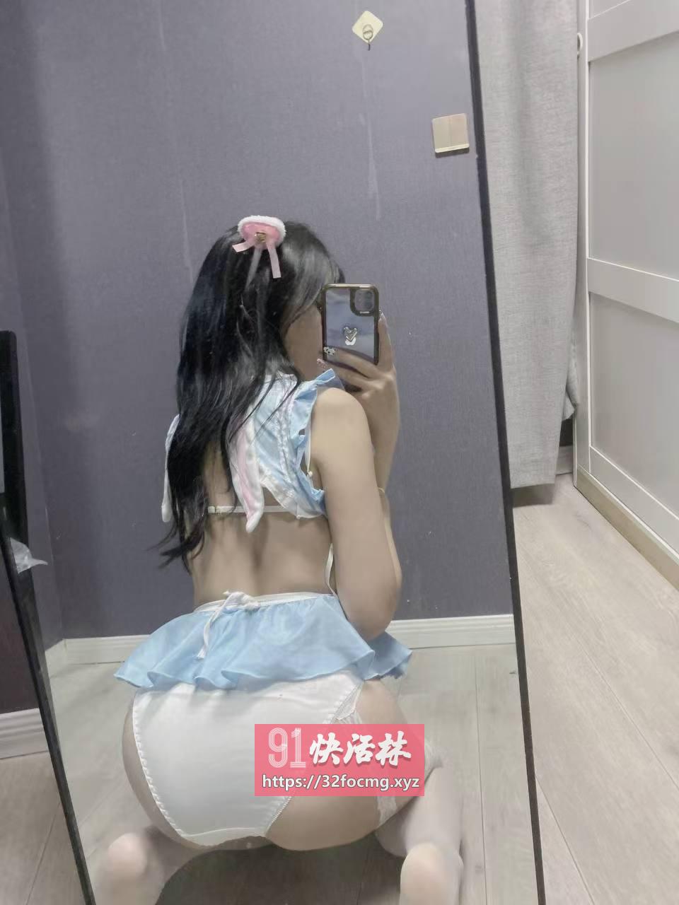 河东粉鲍多汁小骚妹