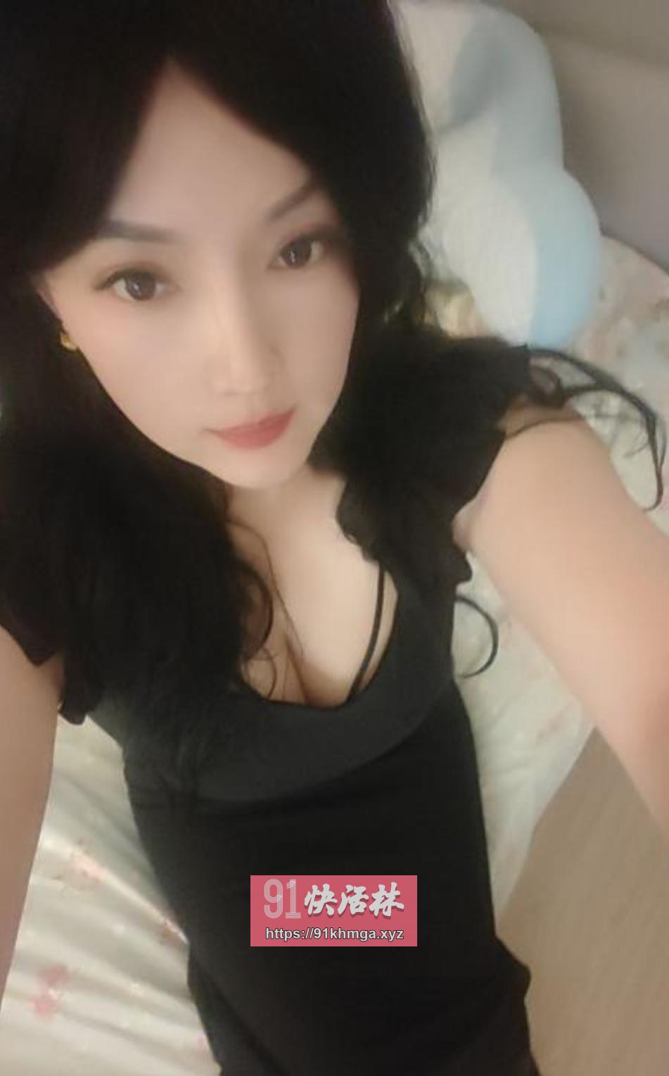 大奶年轻少妇热情奔放