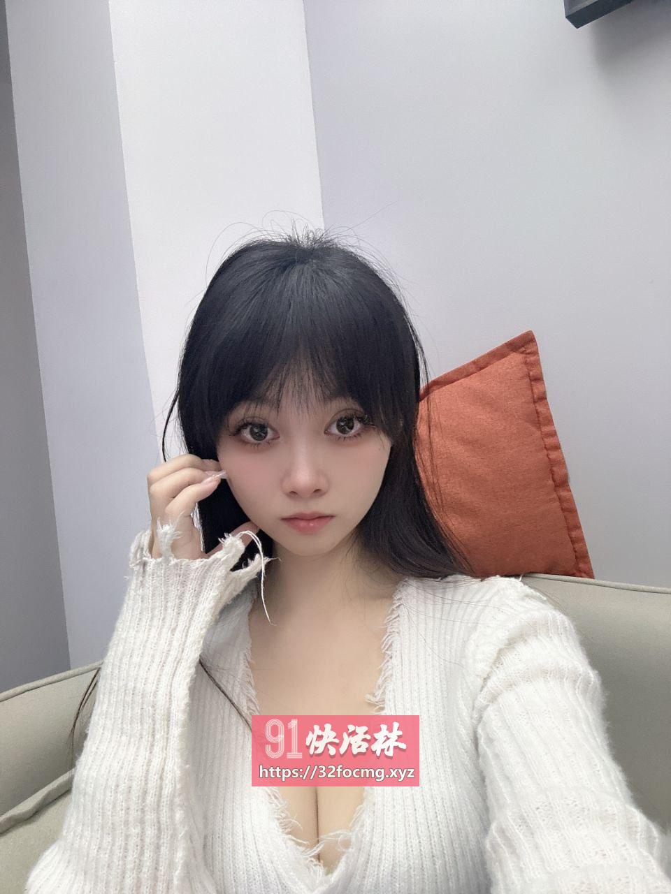 身材性感美臀小妹