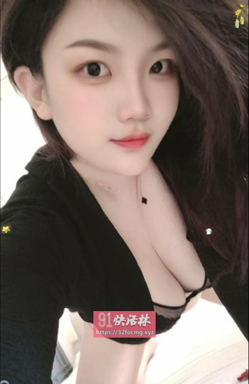 运河AV大胸妹