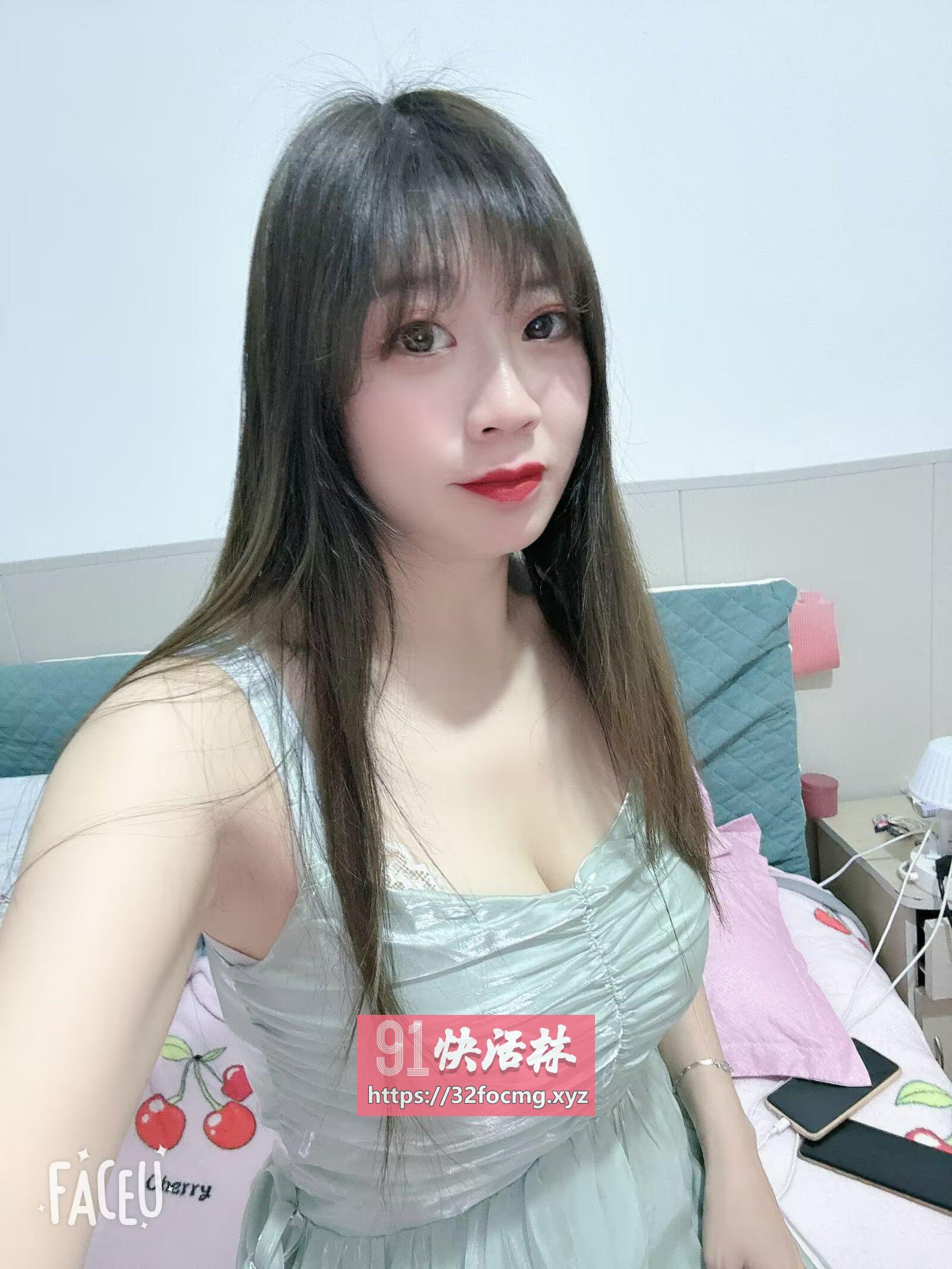 青岛肤白巨乳骚妹！