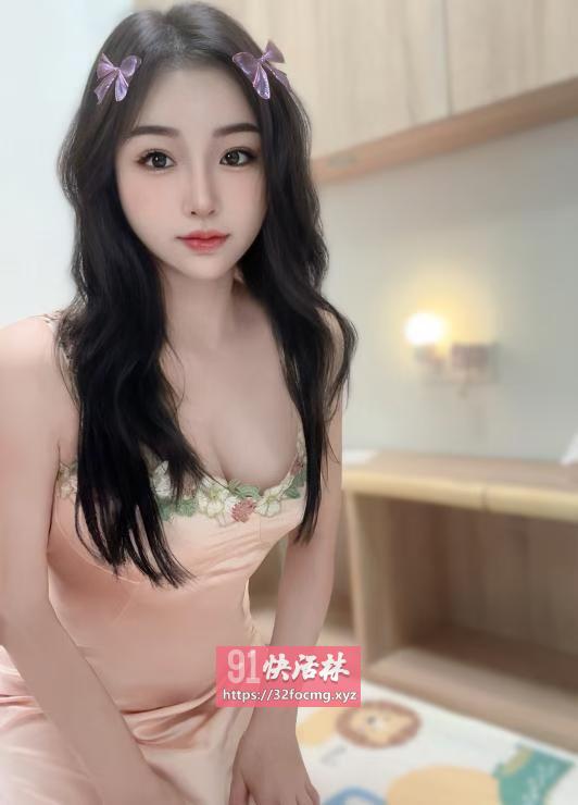 天河服务系白嫩妹