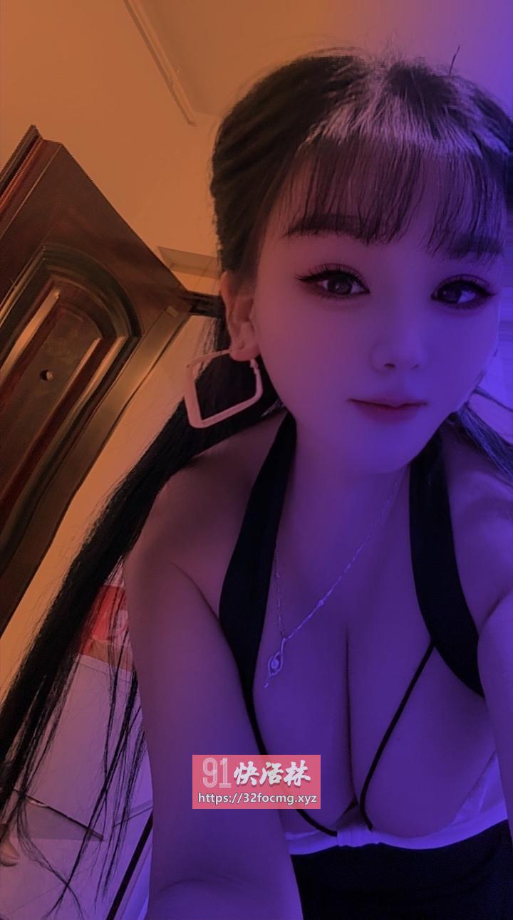 甜美迷人依诺小妹