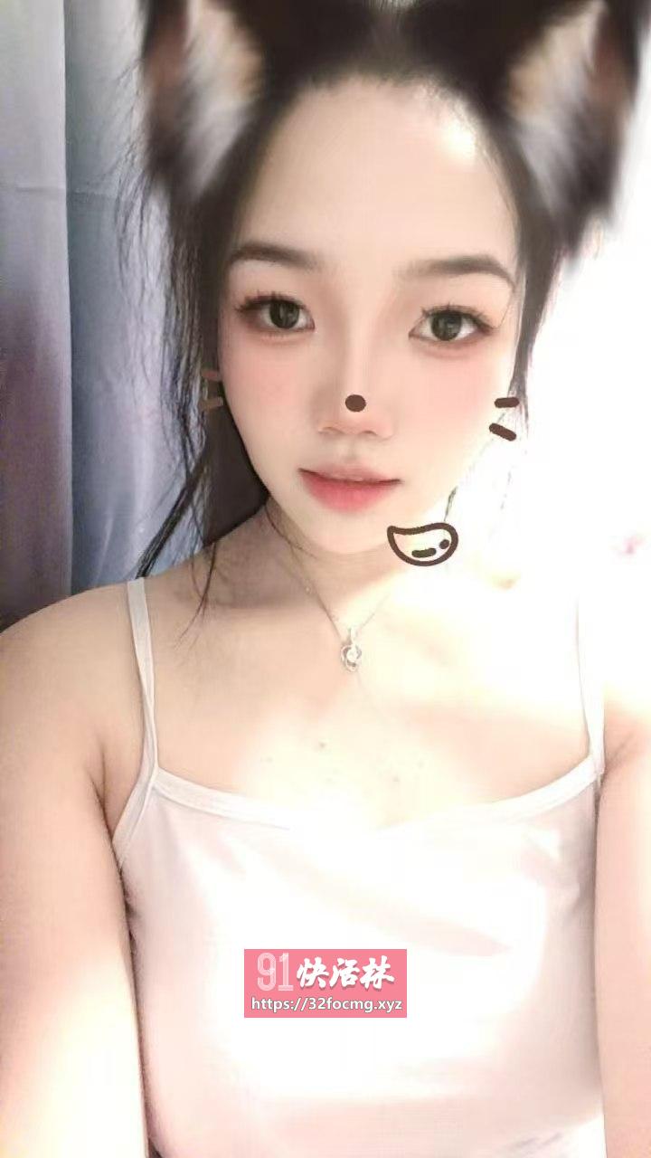 服务好性感骚b奶妹