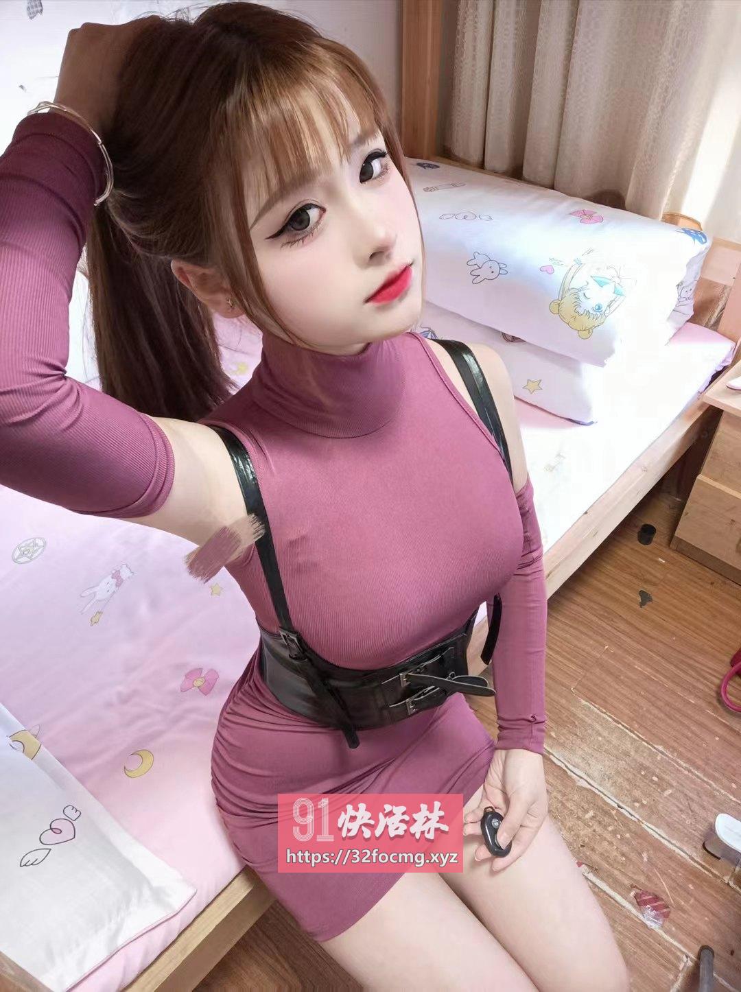 蛋蛋后粉嫩水多小妹