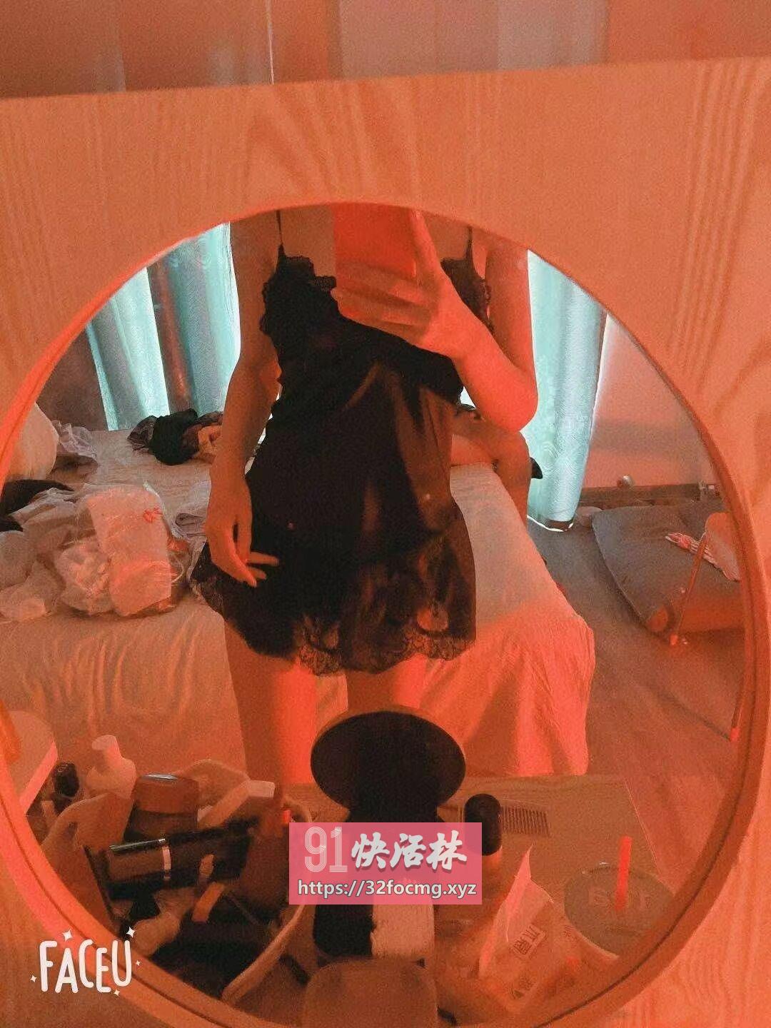 成华静静