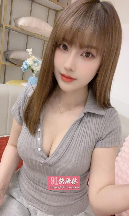 丰满型胸大颜值老师