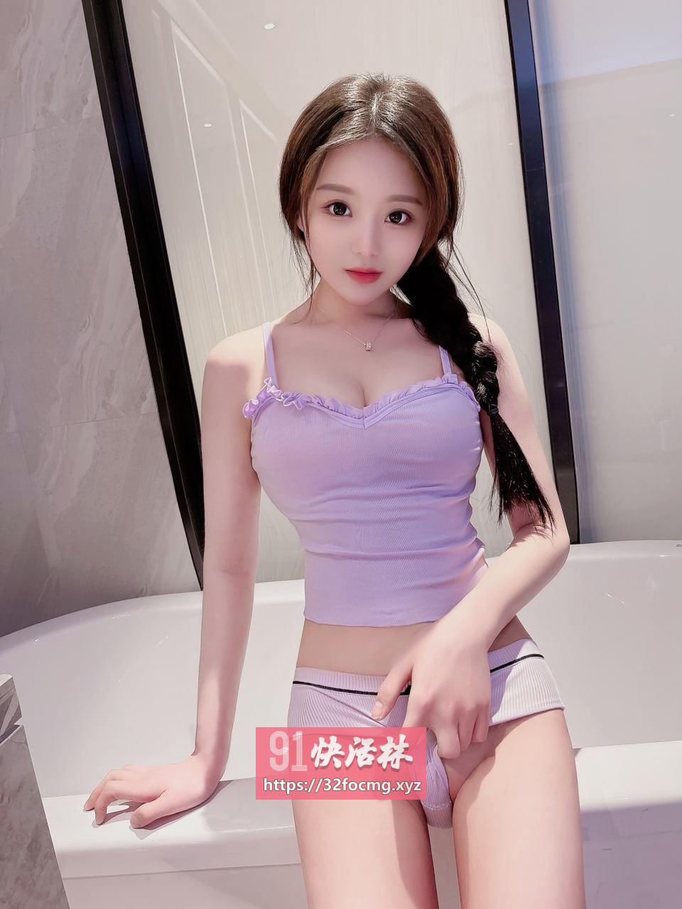 乖巧嫩穴女友感