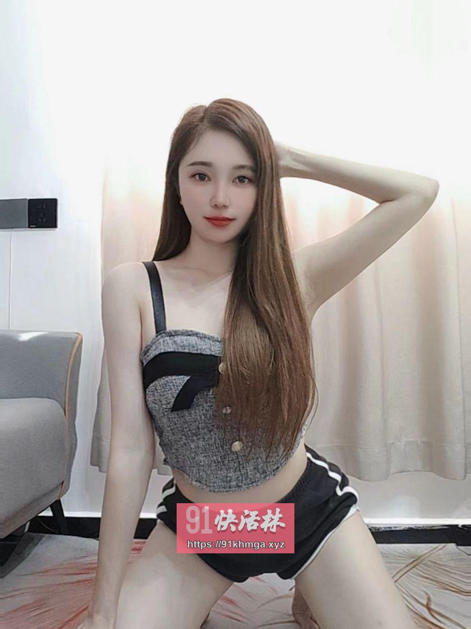 水嫩多汁小姐姐