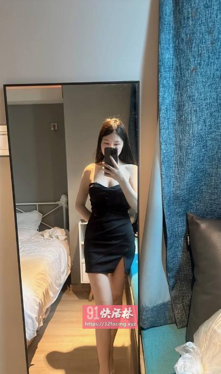 西青年轻漂亮大奶小美女