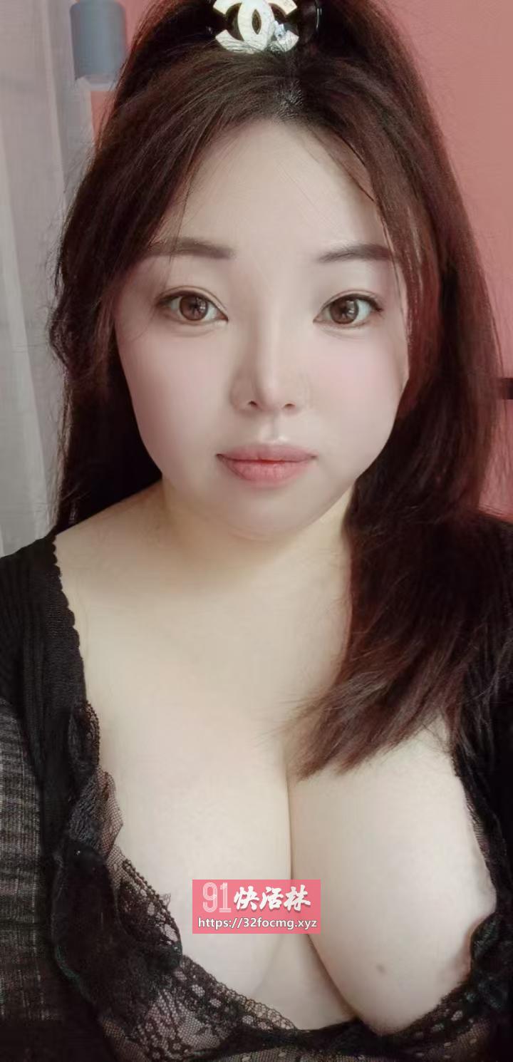 金桥小坦克巨乳妹