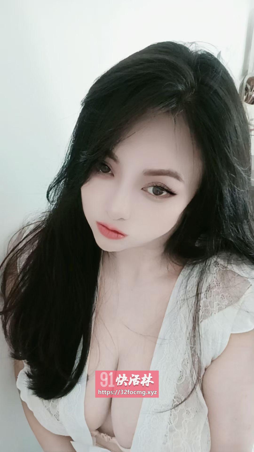 气质中带有一丝风骚