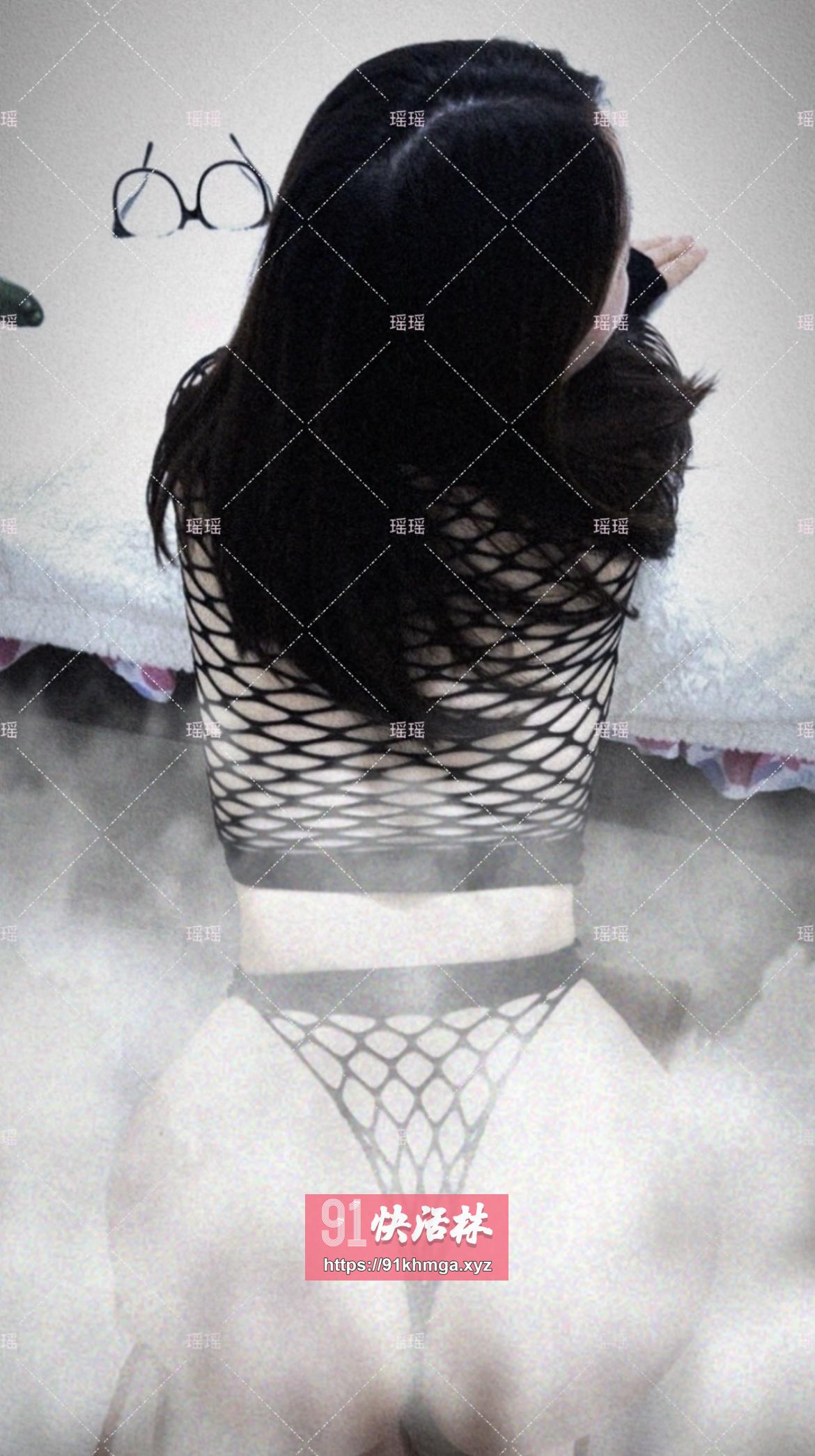 白嫩粉乳翘臀蜜穴