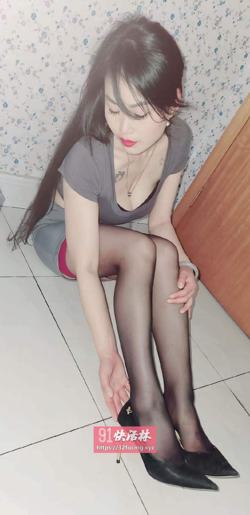 美乳水多性感骚姐姐