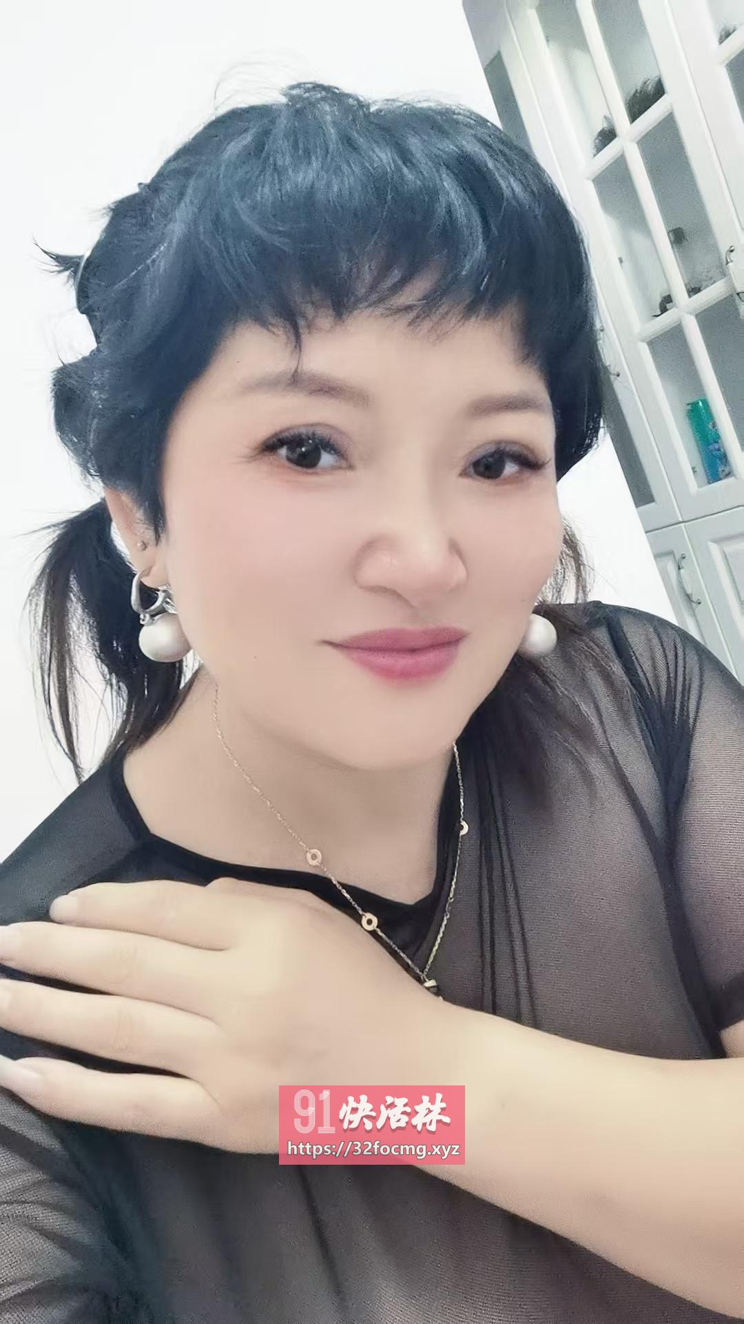 丰满诱惑熟女姐姐