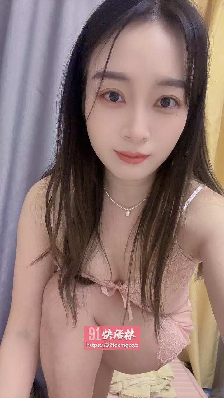 甜美性感小妹