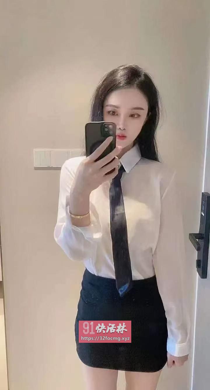 粉嫩水多鲍鱼妹