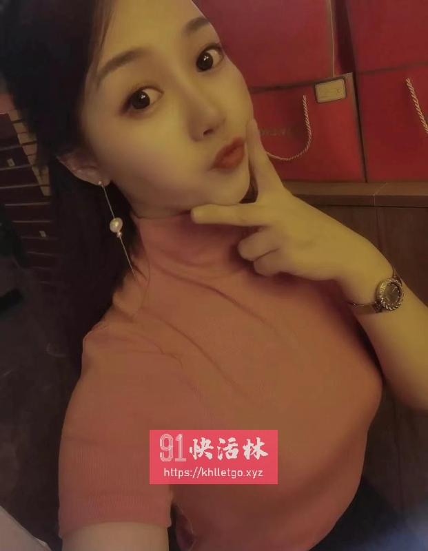 西湖年轻小姐姐