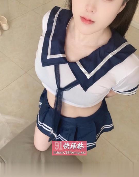 超级大奶球易易