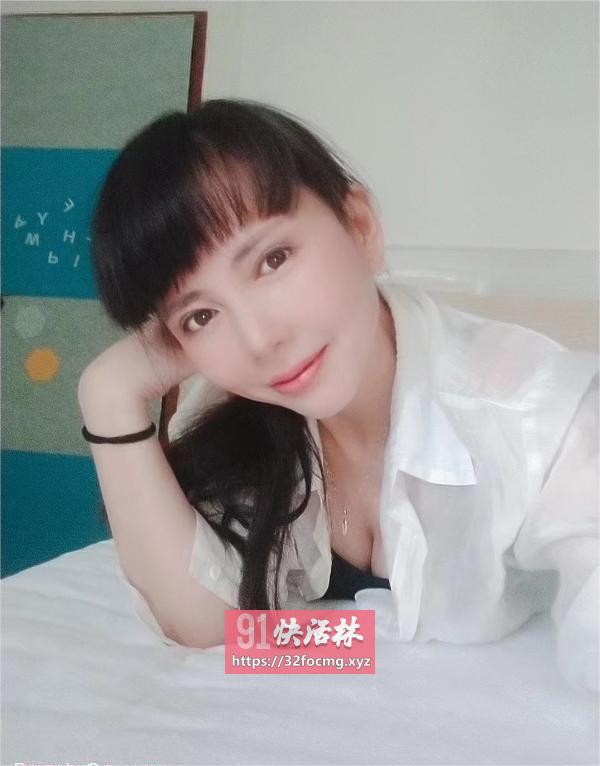 圆润苗条少妇糯米