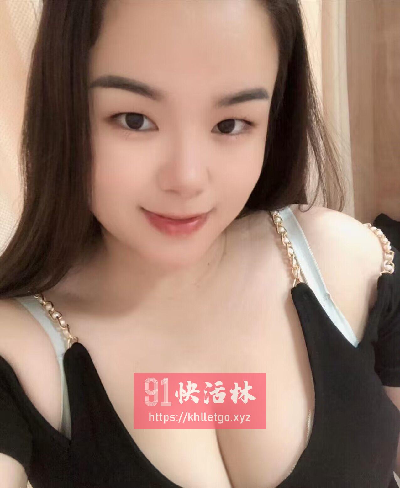 清湖大胸皮肤白少妇